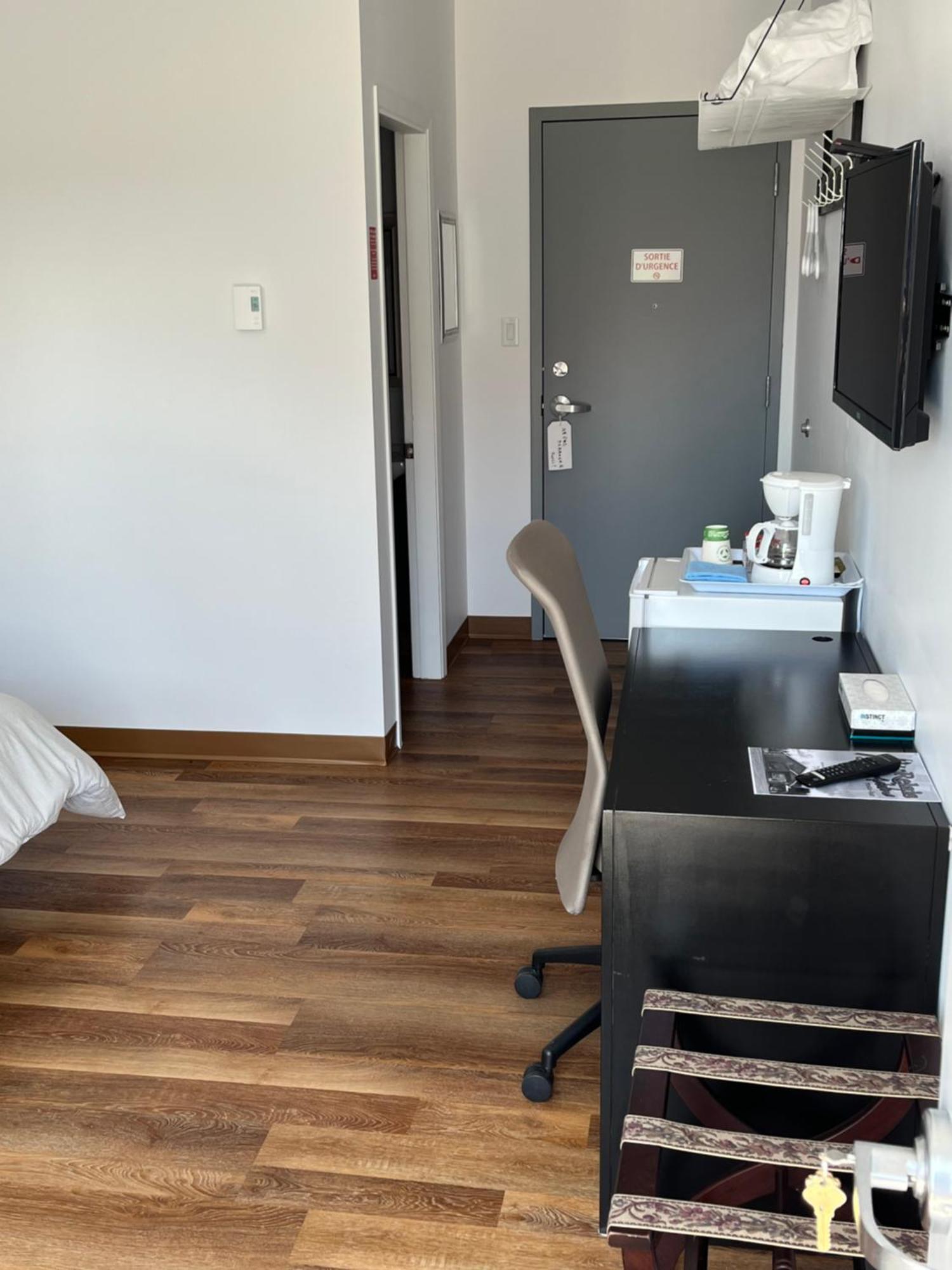 Motel M Saint-Adelme Zewnętrze zdjęcie